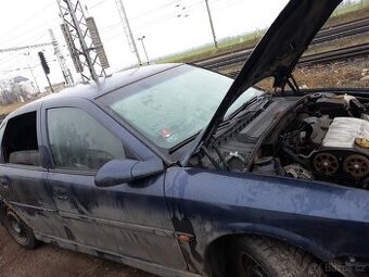 Prodám dily Opel vectra b 1.8,  a 2.0 benzín