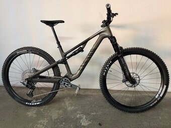 Horské celoodpruzene karbonové kolo vel.M