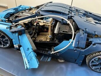 Lego Technic Bugatti Chiron 42083