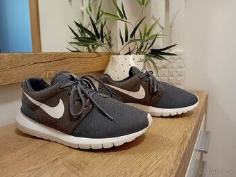 Nike dámské sportovní tenisky vel. 38