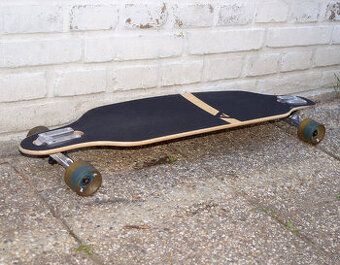 Skoro nový longboard skateboard Apollo, bezvadný stav, málo