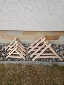 Dřevěné podpěry IKEA