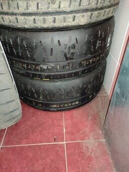 Pirreli rk7 9 Michelin s10 R18