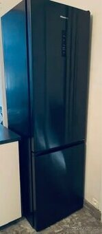 Lednice s mrazákem total no frost hisense 180cm a+++
