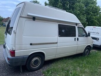 ZAMLUVENVolkswagen T4, VYVAŘENO, 2,5 TDi/65 KW, SPANÍ, SOLÁR