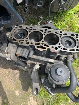Blok motoru 2.0 tdi 103kw BRE 16v