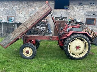 traktor s vyklápěcím valníkem - 1