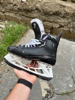 Hokejove Brusle Bauer Supreme Mach