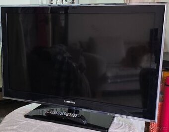 Televize Samsung LE37D551K2W – 37", Full HD, Praha