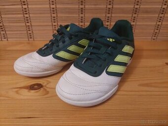Sálovky Adidas, vel. 33, velmi zachovalé
