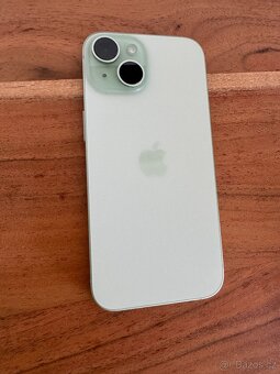 iPhone 15 128 GB Green jako nový, 93 %baterie, (rok záruka)