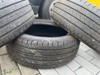 Letní pneu 215/55 r17