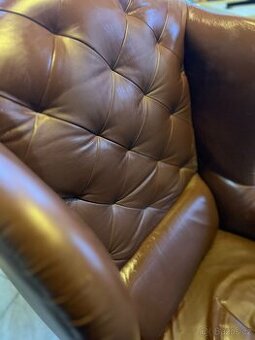 Kožené křeslo ušák