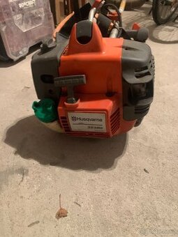 Křovinořez Husqvarna 323R II