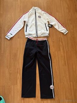 Tepláková souprava UMBRO.