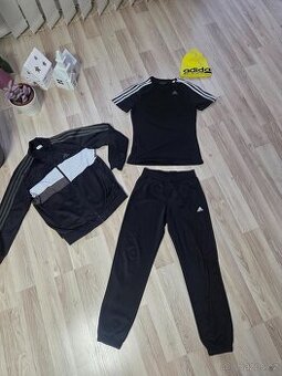 Adidas souprava vč. čepice vel. 11-12 let