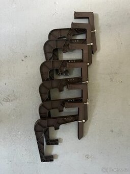 Plastové držáky na truhlíky - 6ks