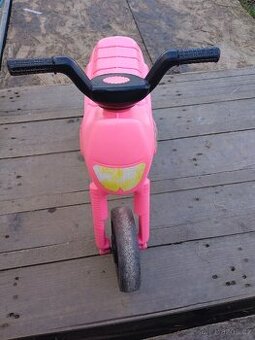 Plastové odrážedlo