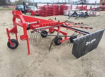 Shrnovač sena za traktor