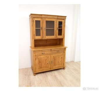 Nádherná stará kredenc