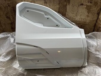 Levý zadní plast ( boční) na Obytný vůz Knaus SKY I 700