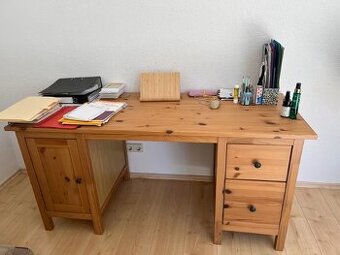Psací stůl masivní dřevěný - velmi pěkný stav