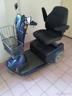 Elektrický skútr značky Sterling Elite XS