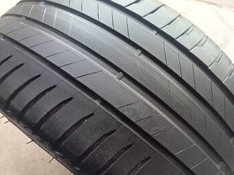 225/40 R18 BRIDGESTONE (1921)