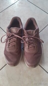Dámské sportovní boty na běh Under Armour Surge vel.40.5