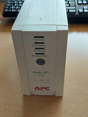 Záložní zdroj akumulátorový APC BACK-UPS CS 500 Bílá