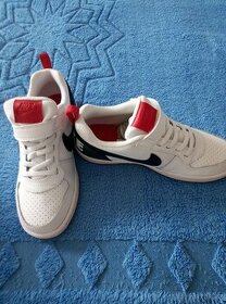 Dětské nové botičky Nike vel. 33