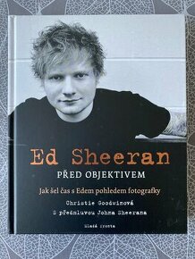 Nová kniha Ed Sheeran před objektivem