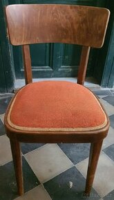 Staré dřevěné židle. 4 vysoce kvalitní