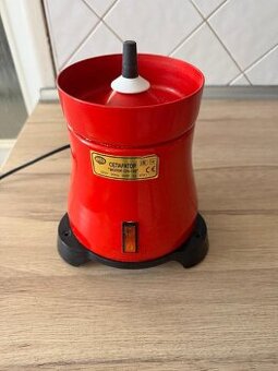 Prodám elektrickou odstředivku na mléko