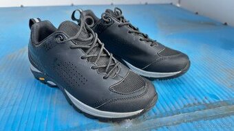 Tretry Force Hill Vibram