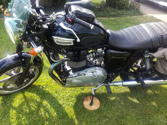 Triumph Bonneville  T100