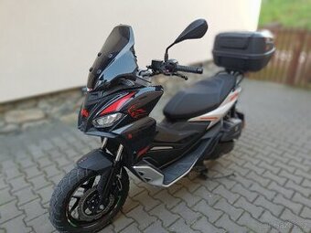 Aprilia SR GT 200