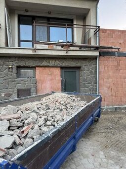 Prodám hnědé plastové balkónové dveře