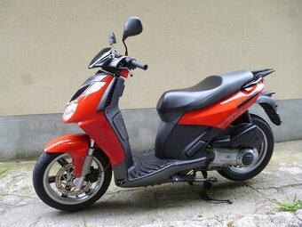 Aprilia Sportcity 125. Rok 2008. Najeto 42063km.