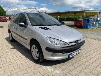 Peugeot 206 1.4i, TK 04/2027, rok 2002