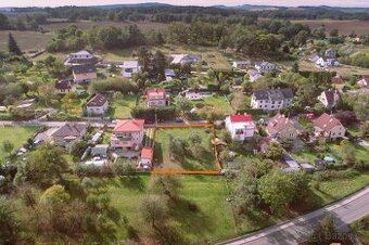 Prodej pozemku pro výstavbu o rozloze 813 m2 - Týnec nad Sáz