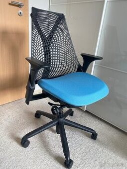 Kancelářská židle Herman Miller Sayl Ocean Blue (PC 19200,-)