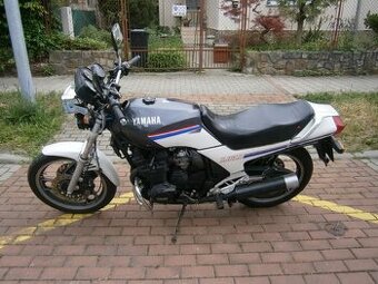 Yamaha XJ 600