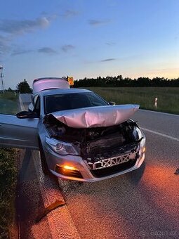 VW Passat CC 2.0 TDI 125 kW – havarovaný, pojízdný
