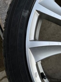 Alu kola s pneu 20” platin