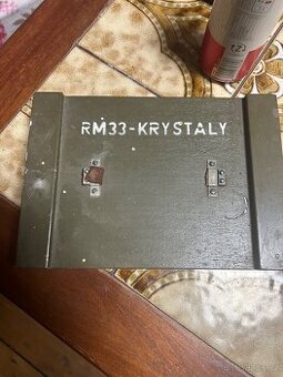 Vojenská rádio krabice RM 33-kRYSTALY