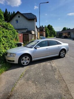 Audi A8 4.2 MPi V8 Quattro