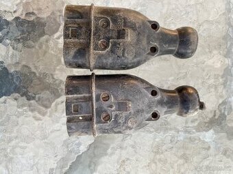 Zastrcky a zasuvka placate porcelan