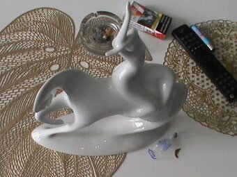 porcelano soska Krasojezdkyne -Royal Dux BRUSEL