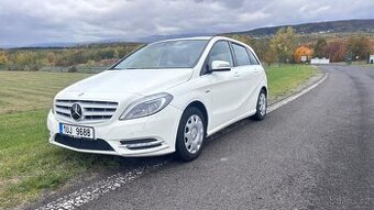 Mercedes Benz B180 1,6i rv2012